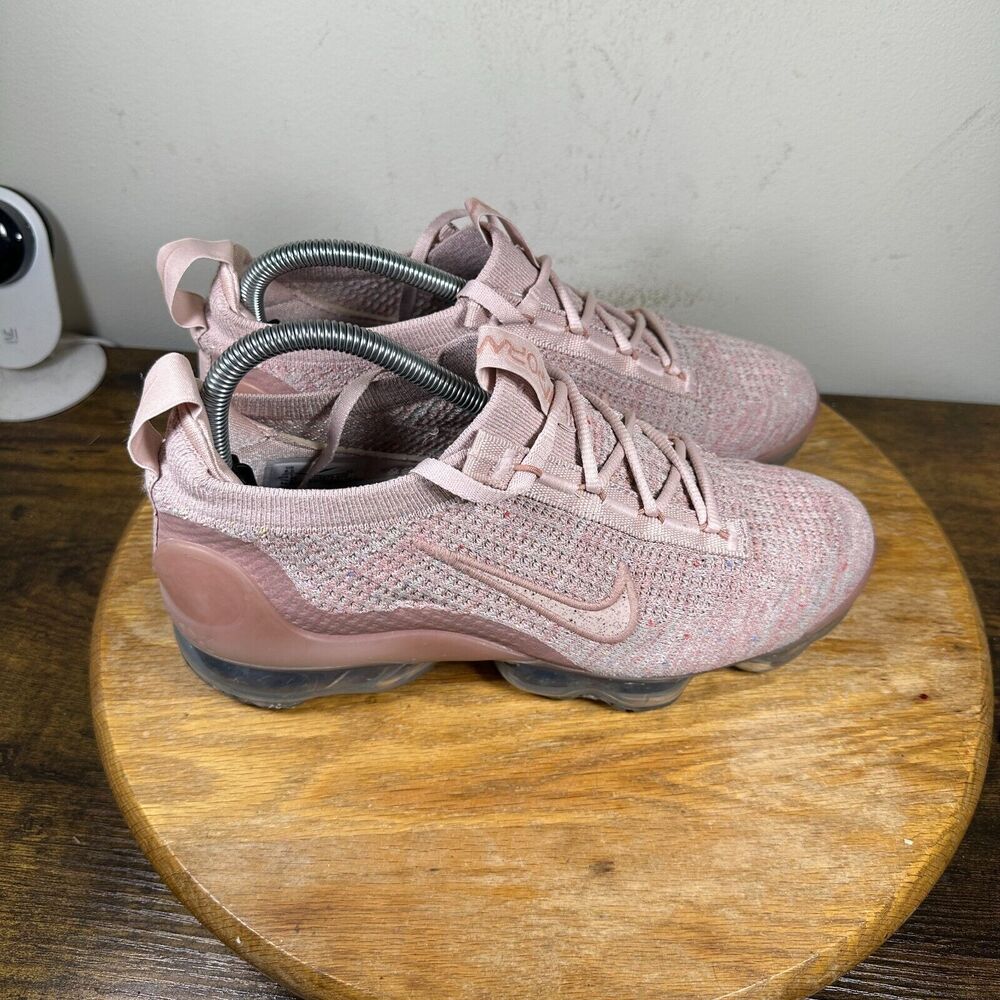 Running Shoes Nike Air Vapormax Flyknit Pink Running Shoes Nike Air Vapormax Flyknit Grey And Pink